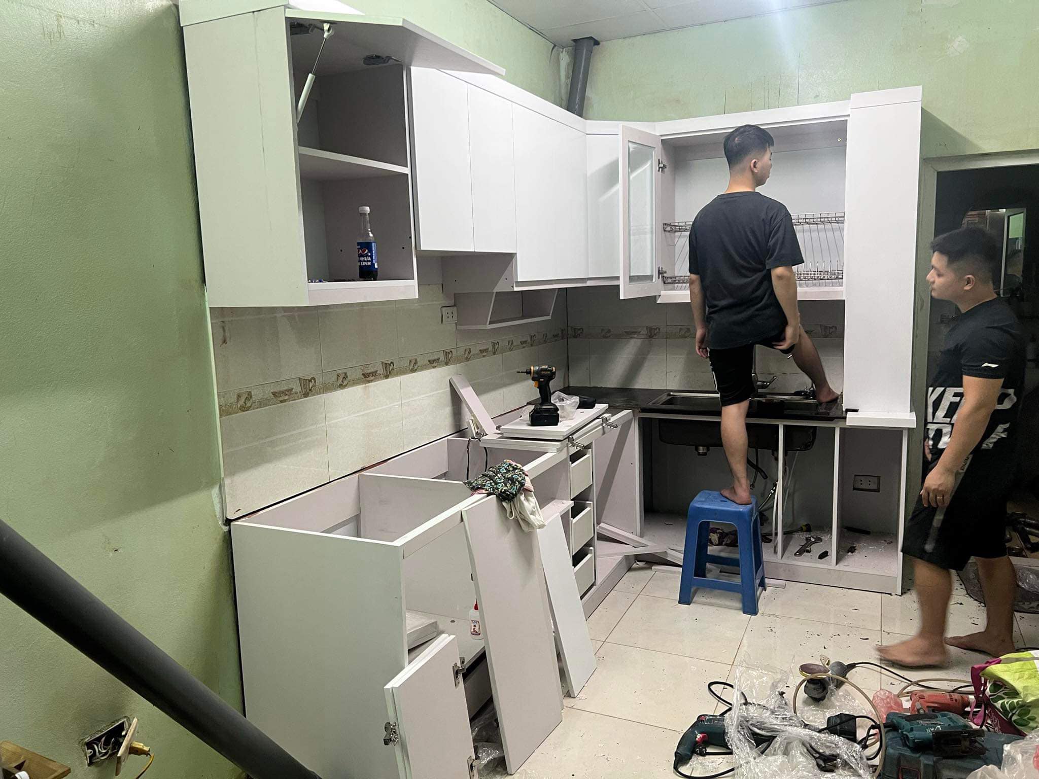 Tủ bếp bị mối ăn 3